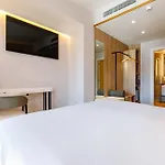 فندق Petit Palace Plaza De La Reina 3*