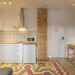With Antique Floor & Lots Of Sun Light Валенсия