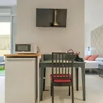 Chic & Comfortable Apartment, Private Terrace Apart Otel