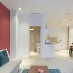 Modern Close To Centre 4*