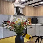 Apartment Ciudad Bajo Diseno Industrial Hasta 6, Wifi Gratis *