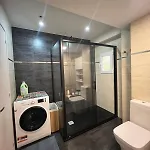 Pearl By The Sea * Valencia