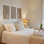 Vibe - Oceanfront Escape