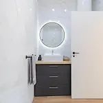 Prime Location, Bright & Cozy