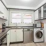 Apartment Flat 3 Bedroom In Extramurs