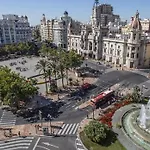 Atico Exclusivo Del Siglo Xvi Con Terraza Privada En El Corazon De Ciutat Vella Apartment