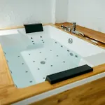Διαμέρισμα Sada Flat, Jacuzzi, Chill Out, 7 Pax, Smarttv