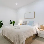 Apartment Modern & Stylish Close To The *