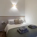 公寓 Prime Location, Bright & Cozy