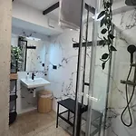 Ciudad Bajo Diseno Industrial Hasta 6, Wifi Gratis Apartman *