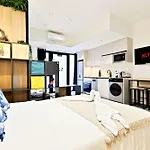 1 And 3 - Turia Park By Rio Turia Daire