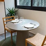 Motus Disruptive Aparthotel 4*