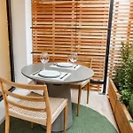 Motus Disruptive Aparthotel 4*