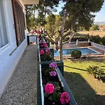 Mediterranean House In Semesterbostad