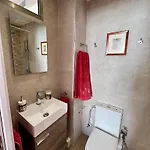 Privada Con Bano En Un Moderno Y Centrico Atico En Ciutat Vella