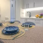 Walk - 20 Min - Beautiful Private Patio