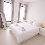 2 57m2 Muy Luminoso Apartamento *