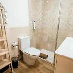 Almas, Hall 1 Min, 4 Pax, Smart Tv Apartment