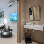 Loft - B 1-6 Smart Access & Urban Calm *