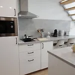 Loft M15 - Ground & Arena Connected *