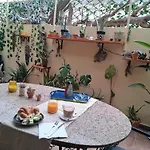 Oasis Epifito Urbano Botanical Wellness Oasis Near Of Arts & Sciencies Homestay
