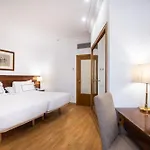 Melia Plaza 4*