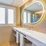Melia Plaza 4*