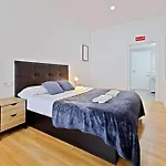Canguro - Modern - Near Bioparc By Rio Turia Apartment *