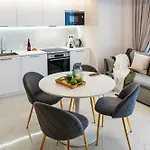 Era Deluxe Near The Of Valenza