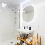 Brand New And Stylish 1 Bdr By Invalencia *