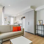 Brand New And Stylish 1 Bdr By Invalencia Apartmán