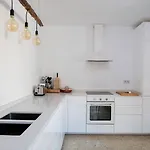 Cabalicious Flat-big Families By Invalencia شقة