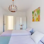 Cabalicious Flat-big Families By Invalencia شقة فالنسيا