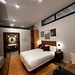 Apartment The 153 *