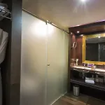 Only 5* ולנסיה