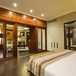 Only فندق