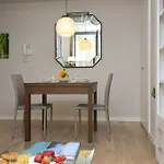 Singularstays Comedias Lägenhet