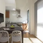 Singularstays Comedias