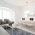 Luxury - Boutique Center