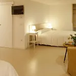 Host & מלון ולנסיה