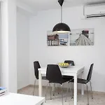 Singularstays Mercado Central *