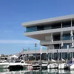 Luminoso * La Marina De Apartment *