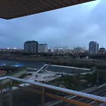 En La Ciudad De Ciencias Y Cerca De La Playa 아파트 *