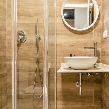 New In The فالنسيا