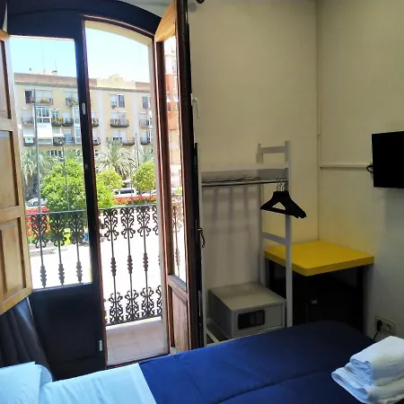 בית הארחה Flats Friends Plaza De La Reina 4*