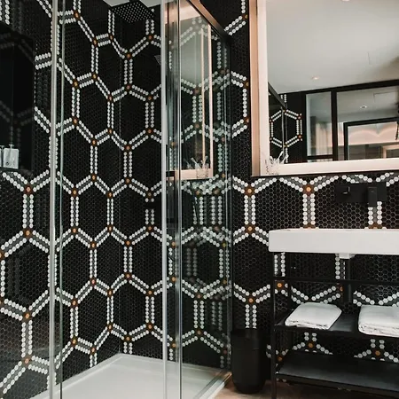 Reina 107 Boutique בית הארחה 4*