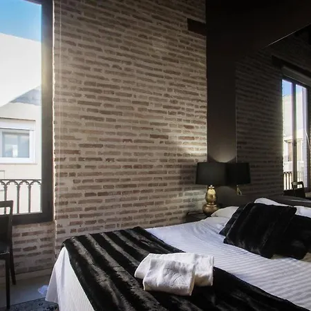 Cosy Embajador Gasthuis 2*