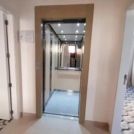 فندق 19-30 فالنسيا