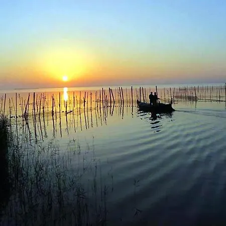Atico Muy Luminosa Con Bano Y Terraza *