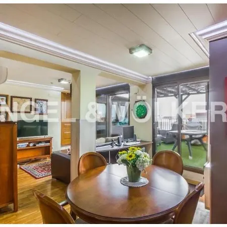 Atico Muy Luminosa Con Bano Y Terraza 住宿加早餐酒店 瓦伦西亚
